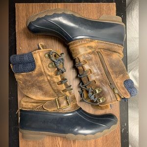 Sperry Saltwater boots. Leather and flannel. Size 8.5